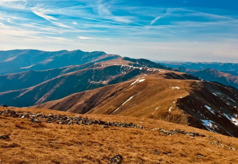 Trasee montane în munții Iezer-Păpușa