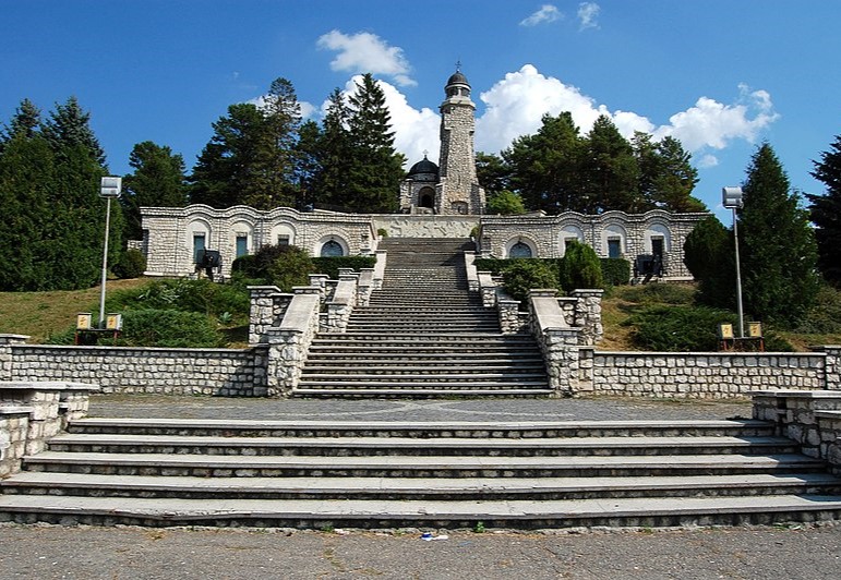 Mausoleul de la Mateiaș
