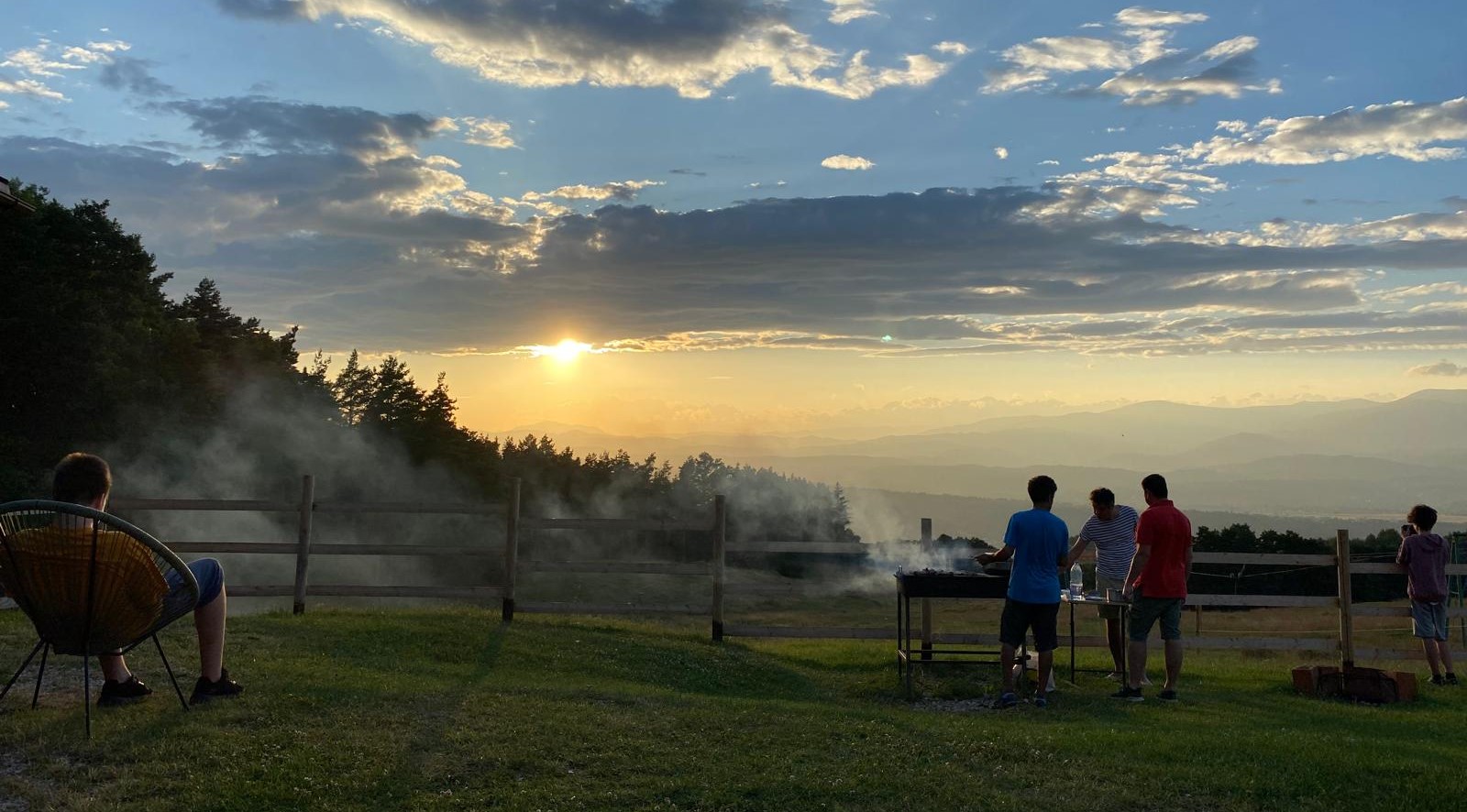 Vedere de la Cabana Chilii Campulung Muscel - muntii Iezer